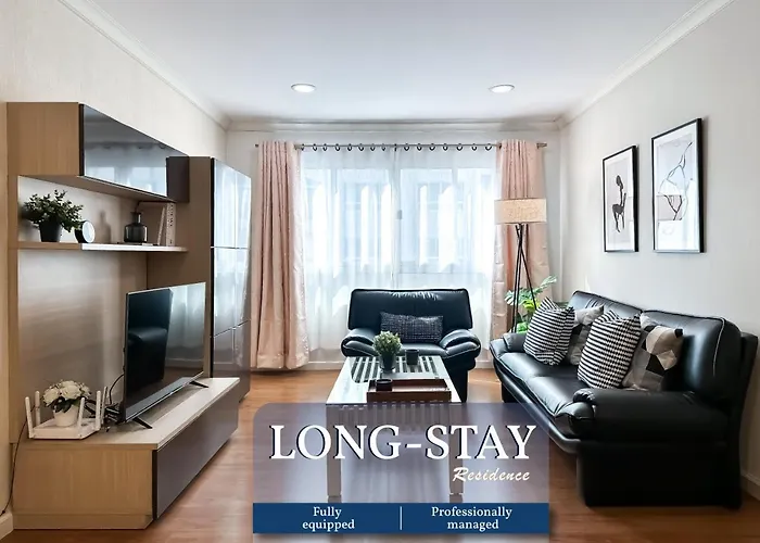 Upscale Expansive 2br - Ultra Fast Wifi - Phrom Phong Apartment
