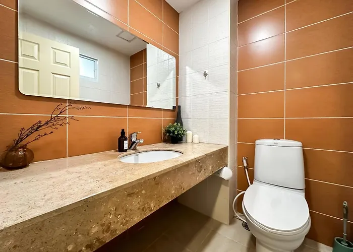 Apartment Upscale Expansive 2br - Ultra Fast Wifi - Phrom Phong *