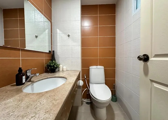 Upscale Expansive 2br - Ultra Fast Wifi - Phrom Phong Apartment