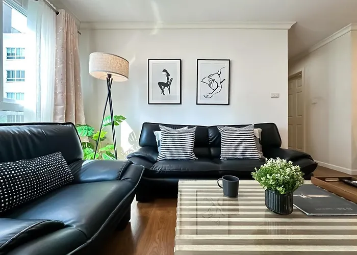 Upscale Expansive 2br - Ultra Fast Wifi - Phrom Phong Bangkok