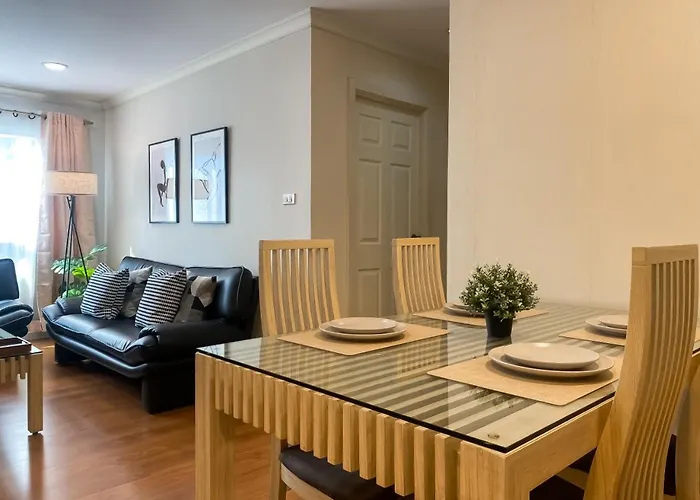 Upscale Expansive 2br - Ultra Fast Wifi - Phrom Phong *