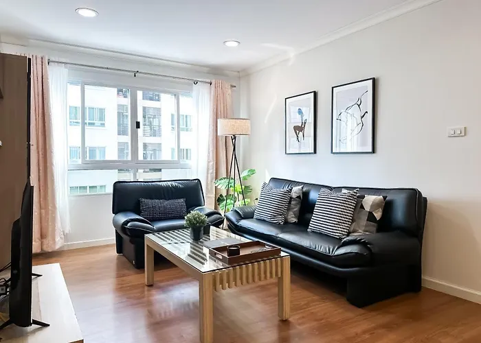 Upscale Expansive 2br - Ultra Fast Wifi - Phrom Phong